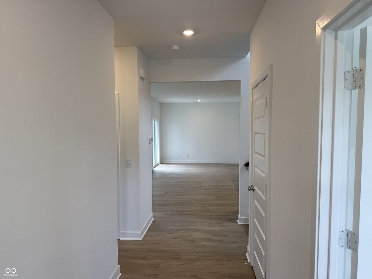 411 Eisenhower St - Photo 3 of 35