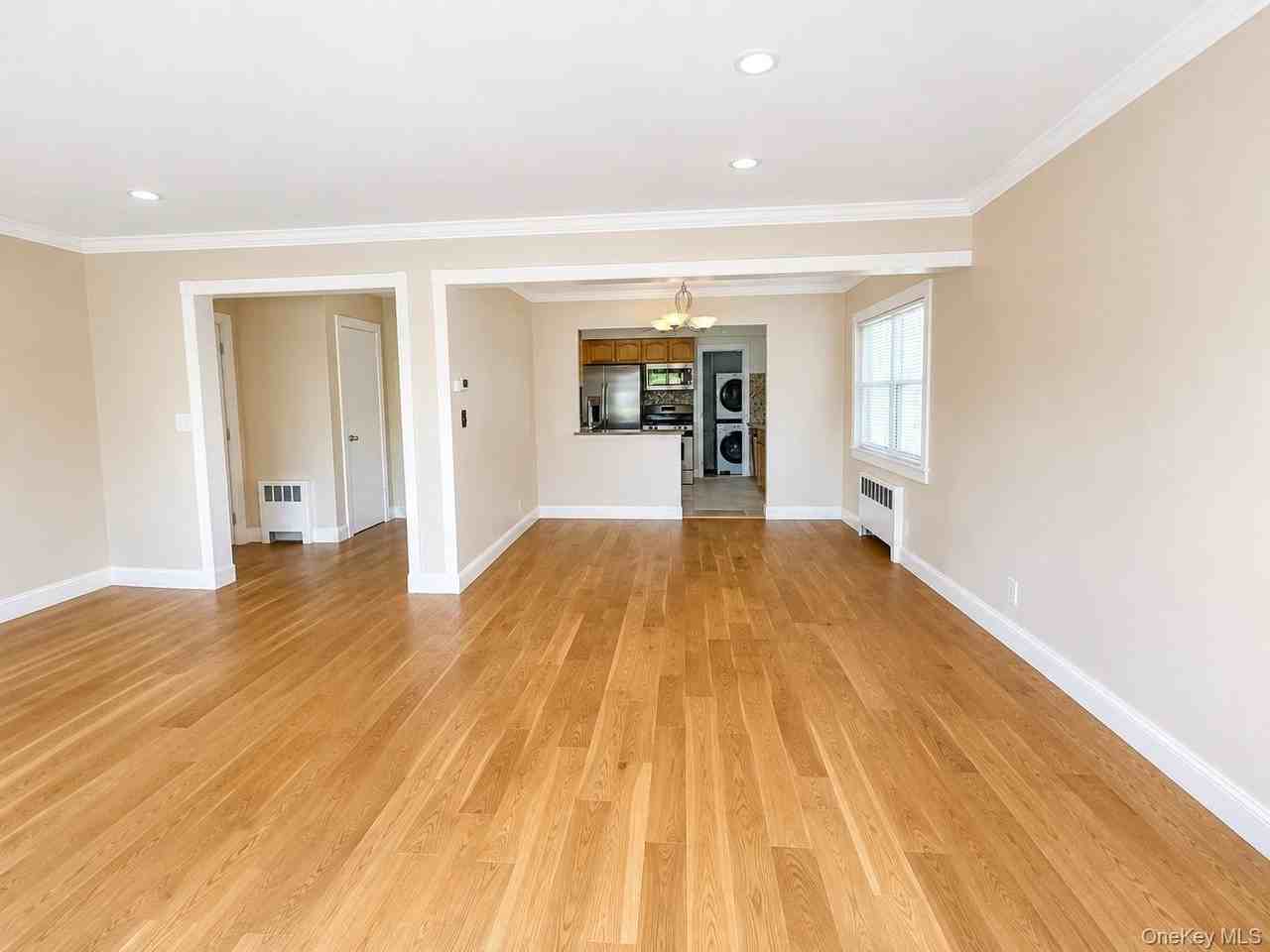 541 E Park Ave #1stFL - Photo 4 of 18