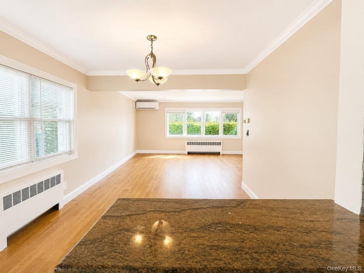 541 E Park Ave #1stFL - Photo 6 of 18