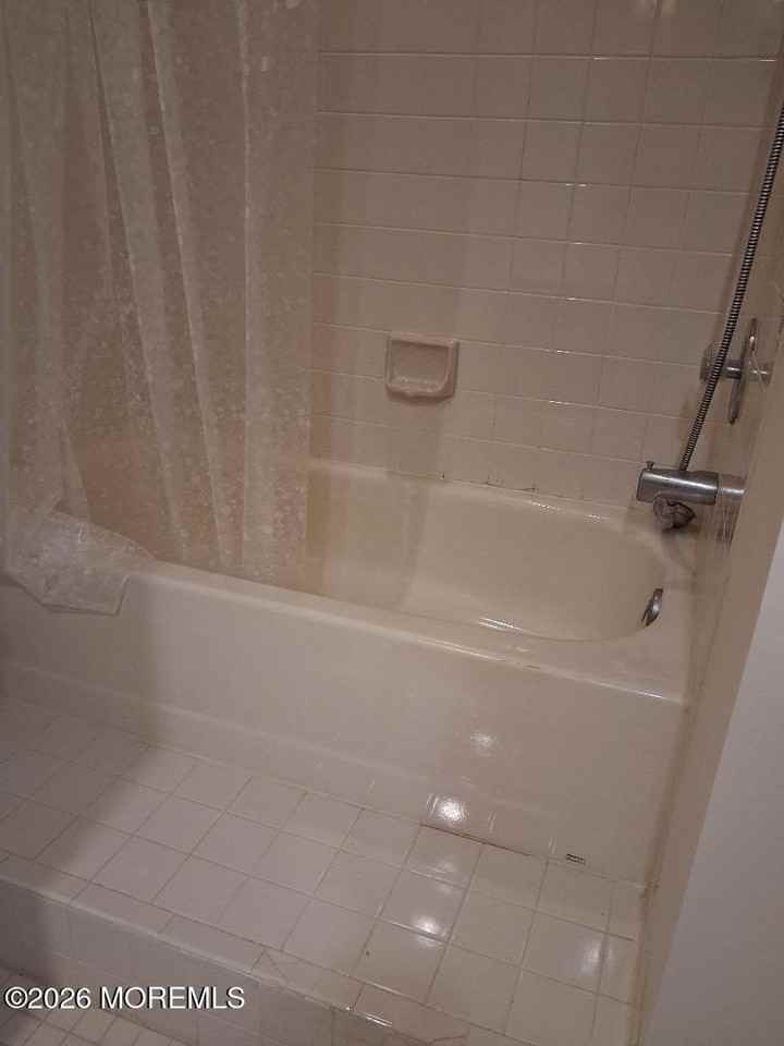 287 Elmwood Ct - Photo 6 of 8