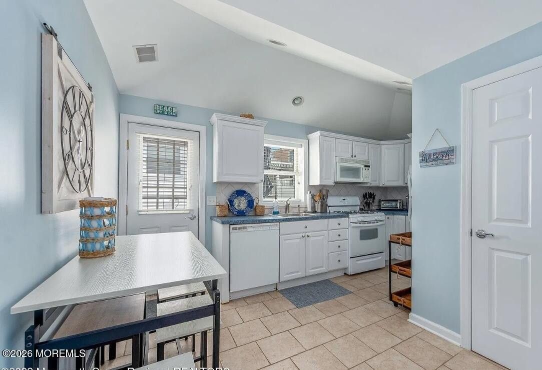 172 1st Ave - Photo 7 of 16