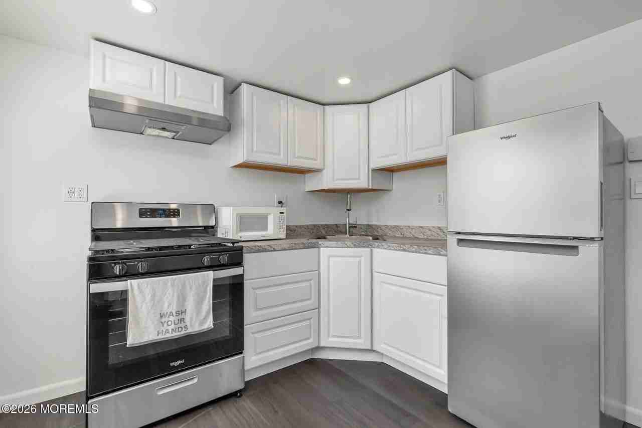 18 5th St - Photo 4 of 19