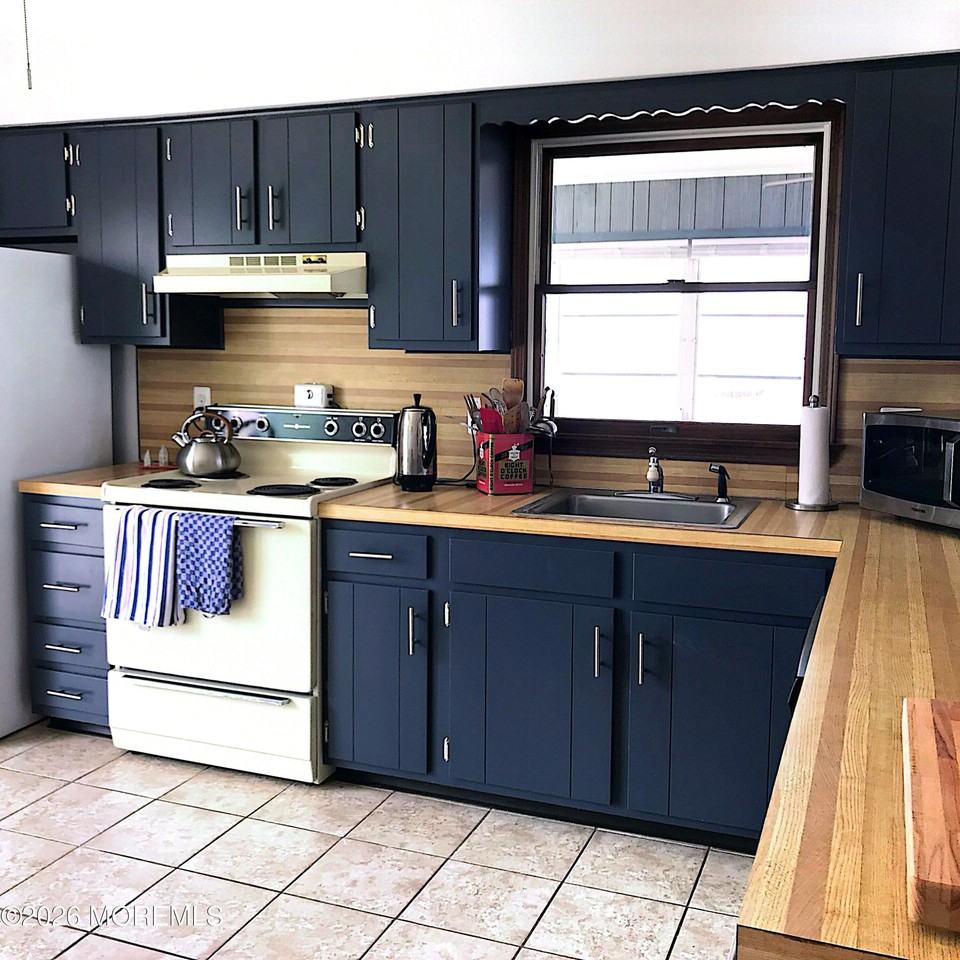 331 Roberts Ave - Photo 5 of 27