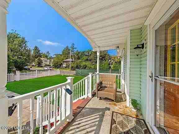 674 Morford Ave - Photo 3 of 22