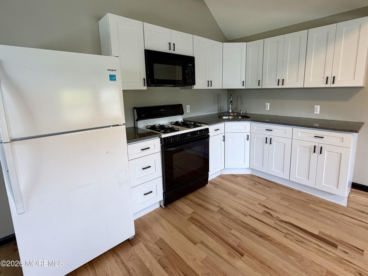 98100 Raritan Ave - Photo 3 of 11