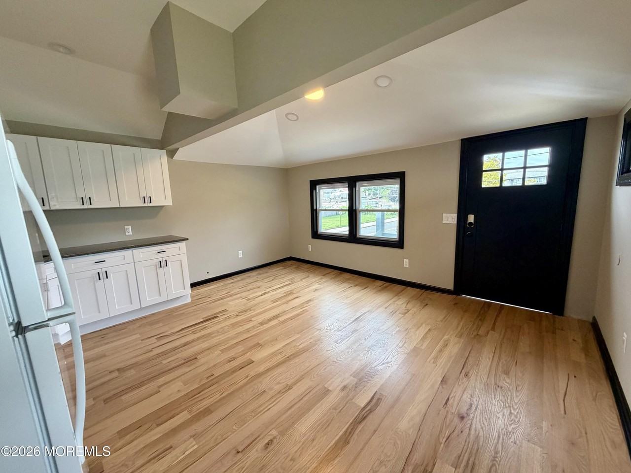 98100 Raritan Ave - Photo 4 of 11