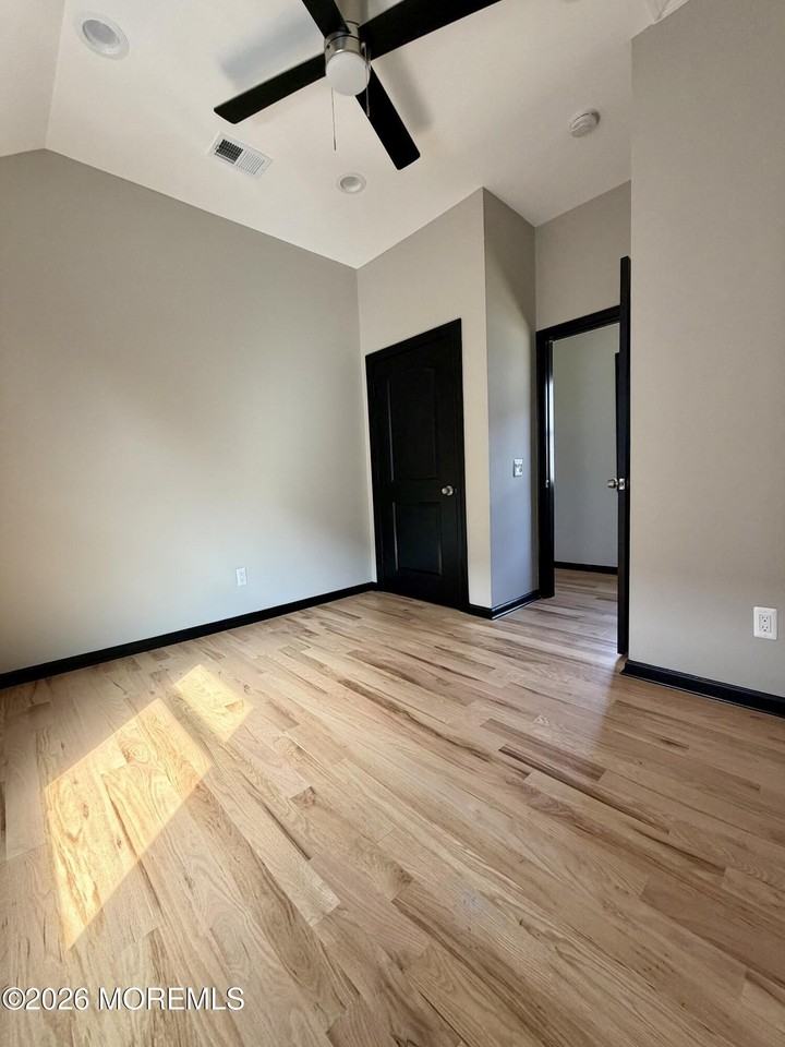 98100 Raritan Ave - Photo 6 of 11