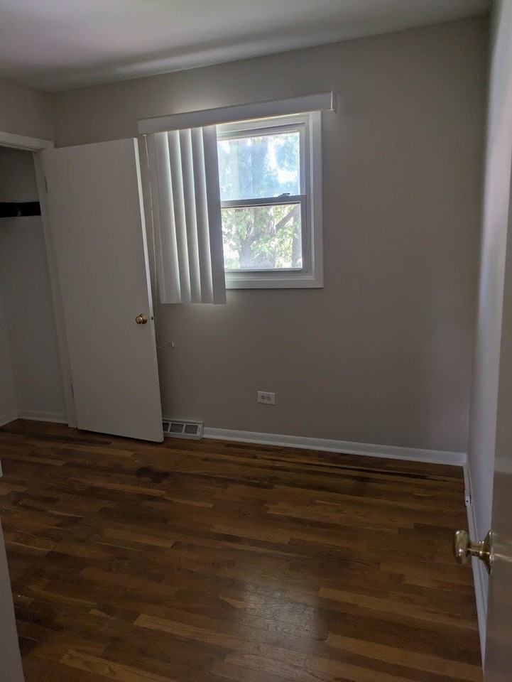 670 Anita Ave - Photo 6 of 11