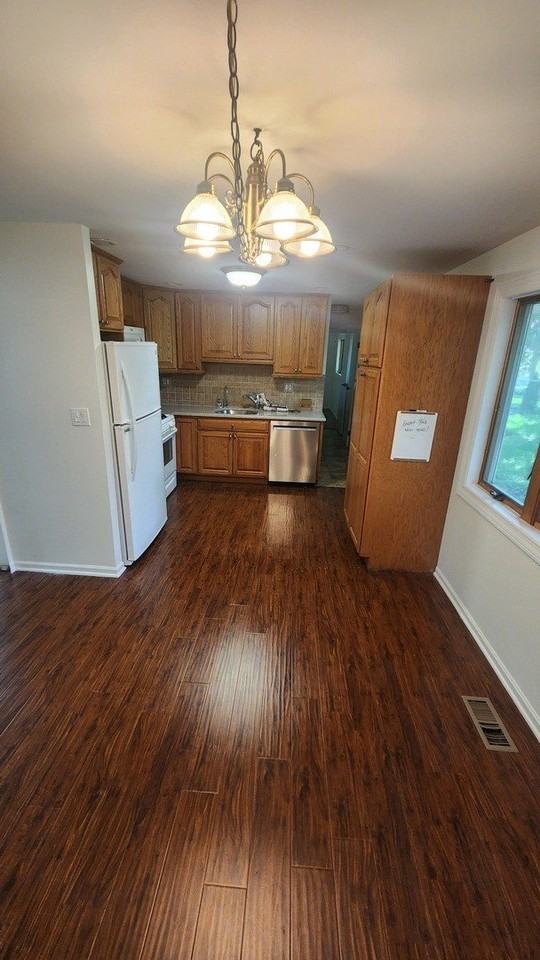 808 S Cedarcrest Dr - Photo 4 of 15