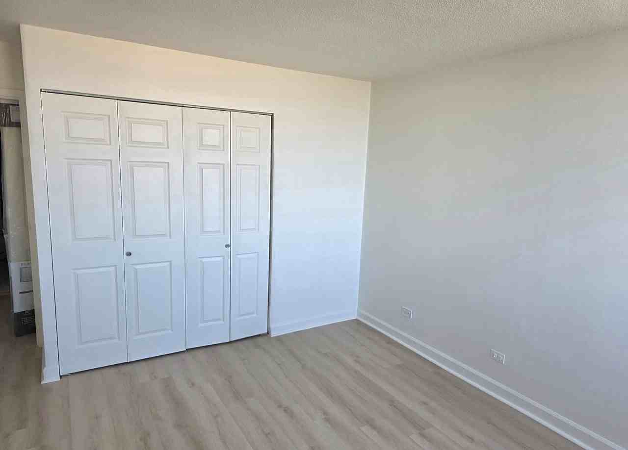 2201 S Stewart Ave #6H - Photo 7 of 11