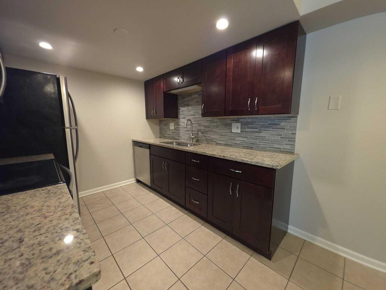 1675 Kiowa Dr #103 - Photo 5 of 11