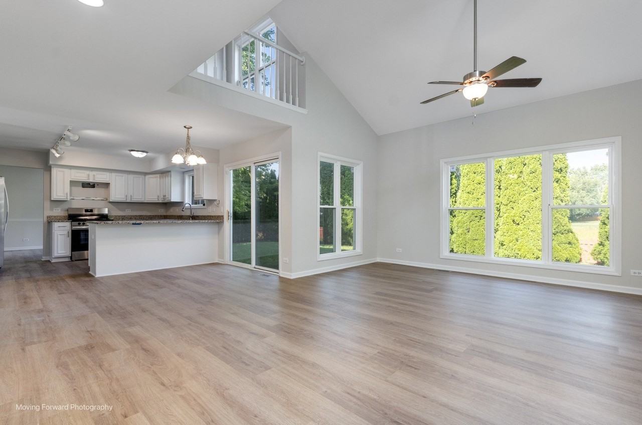 1020 Prairie View Ct - Photo 3 of 20