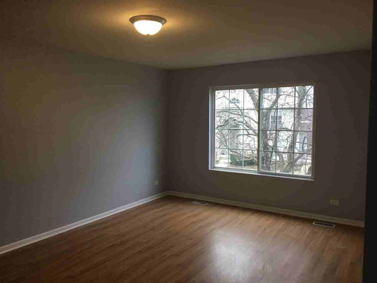 1770 Middlebury Dr - Photo 2 of 10