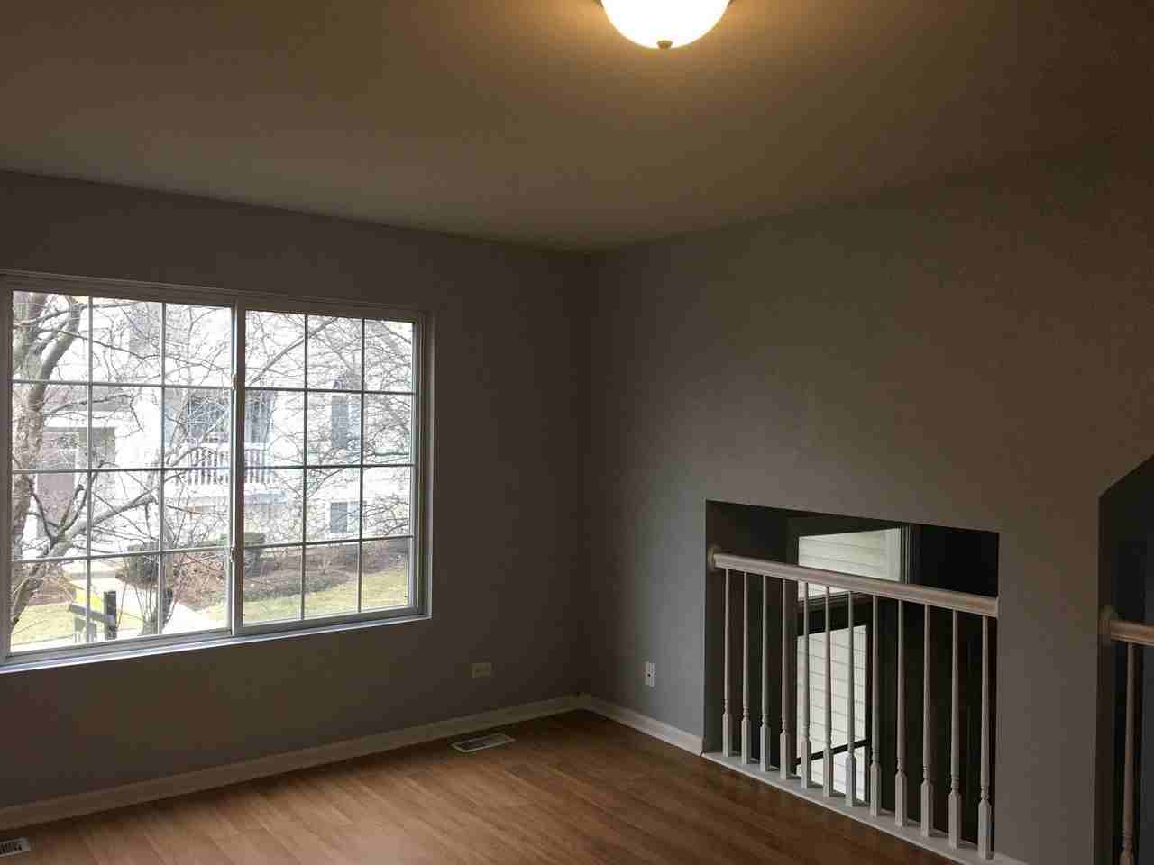 1770 Middlebury Dr - Photo 3 of 10