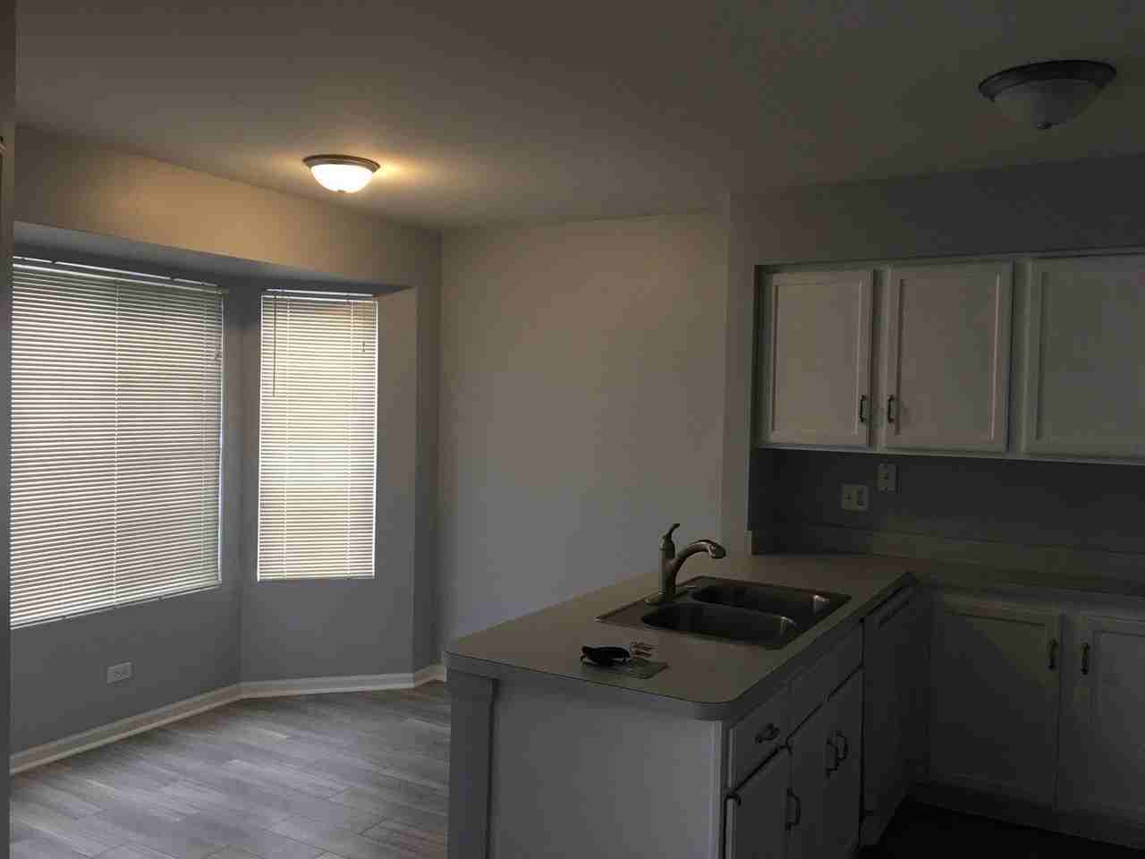 1770 Middlebury Dr - Photo 5 of 10