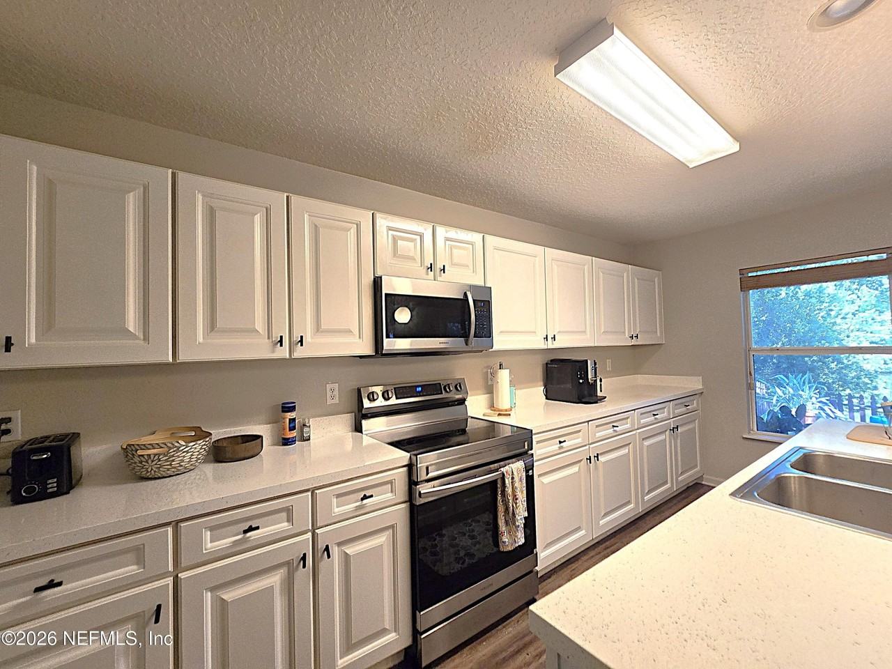 963 Collinswood Dr - Photo 5 of 16