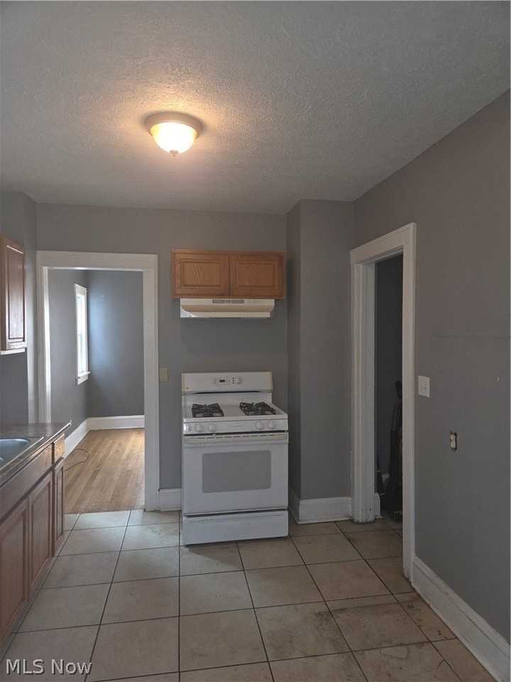 3609 Normandy Rd - Photo 7 of 16