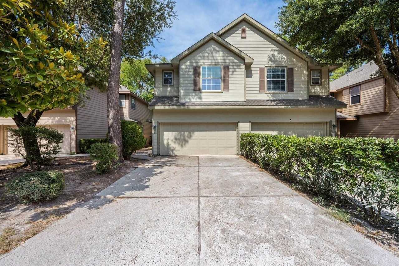 211 N Burberry Park Cir - Photo 4 of 39