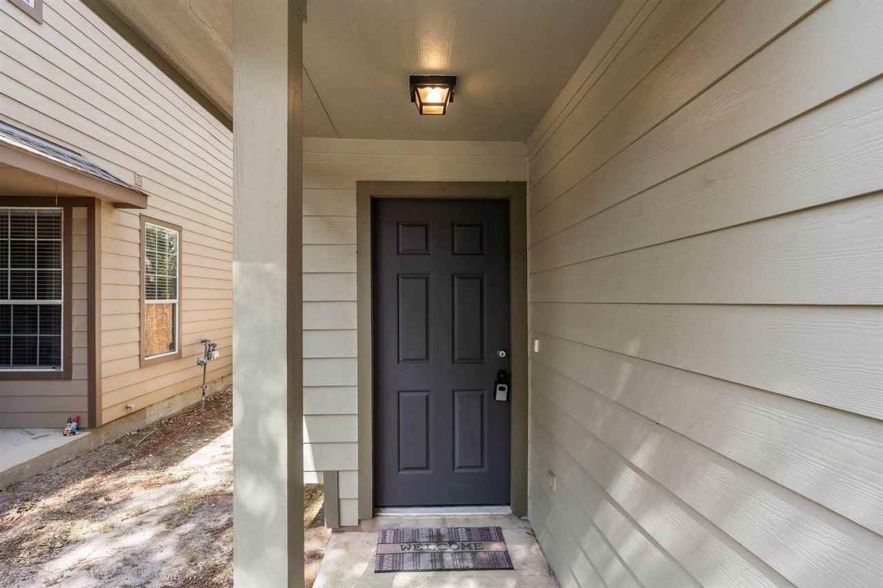 211 N Burberry Park Cir - Photo 7 of 39