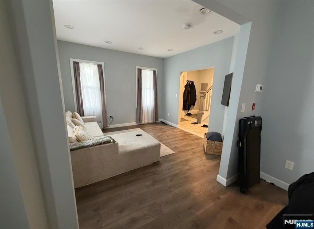 81 Dewey St - Photo 2 of 9