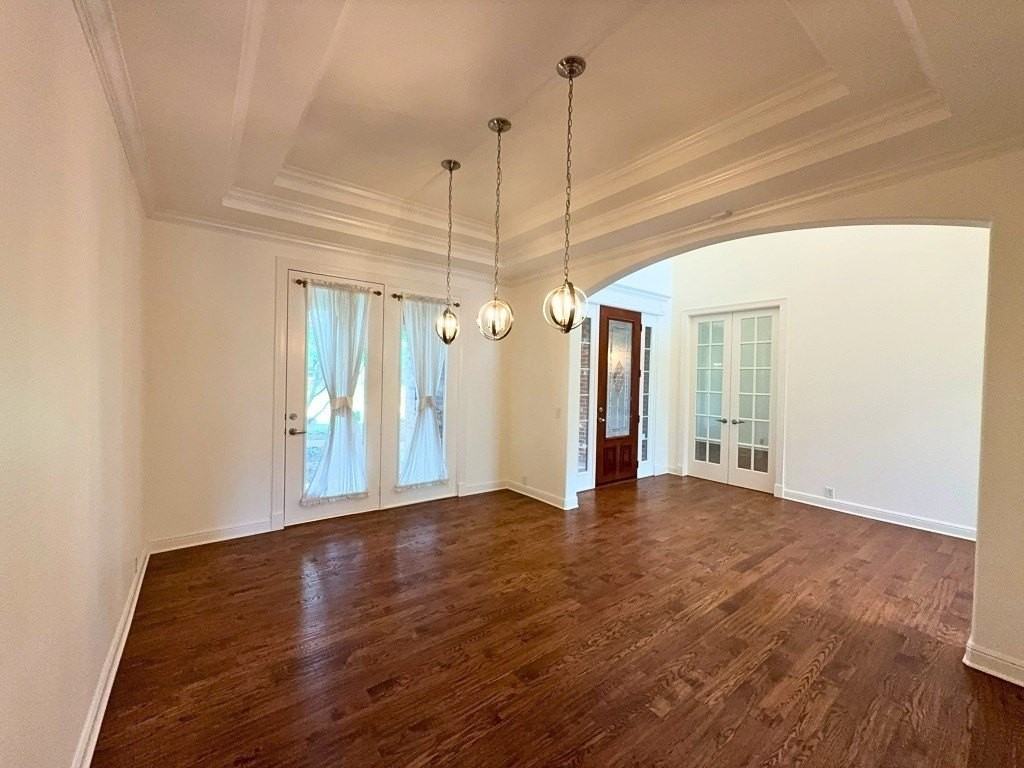 1205 Golden Gate Dr - Photo 4 of 40