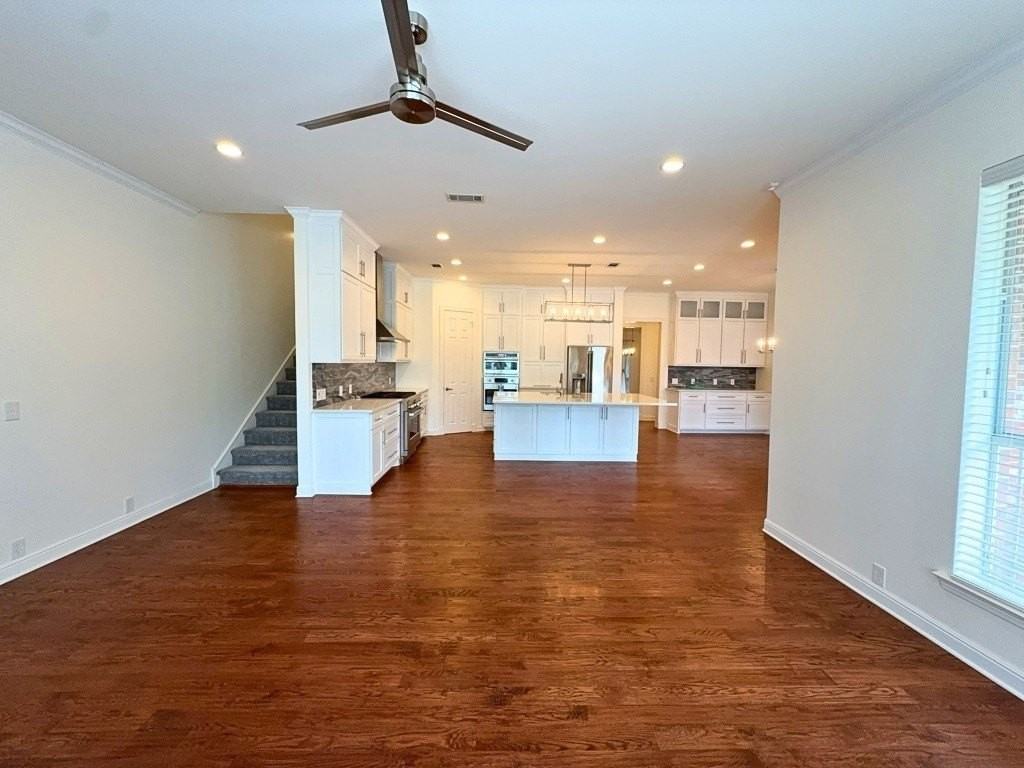1205 Golden Gate Dr - Photo 6 of 40