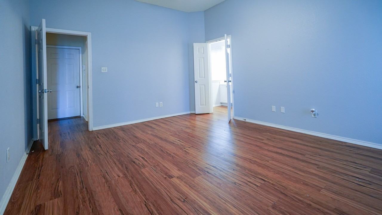 1012 Kingsley Dr - Photo 7 of 12