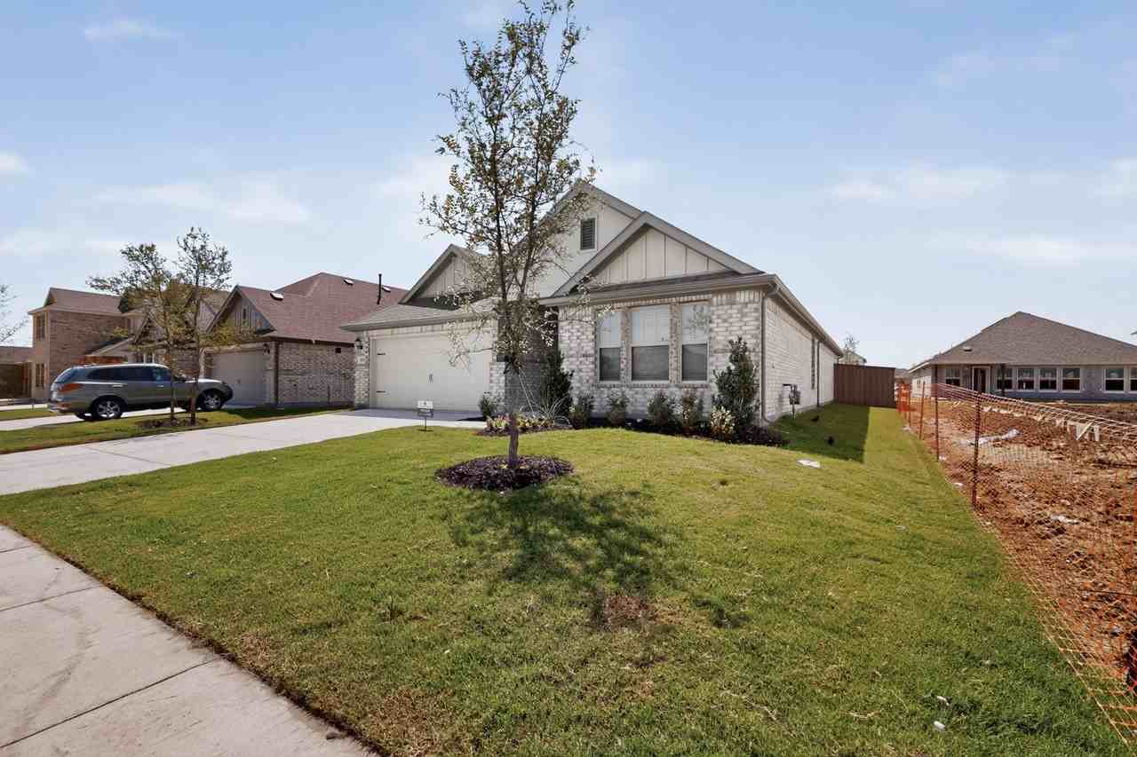 13052 Sandstone St - Photo 3 of 40