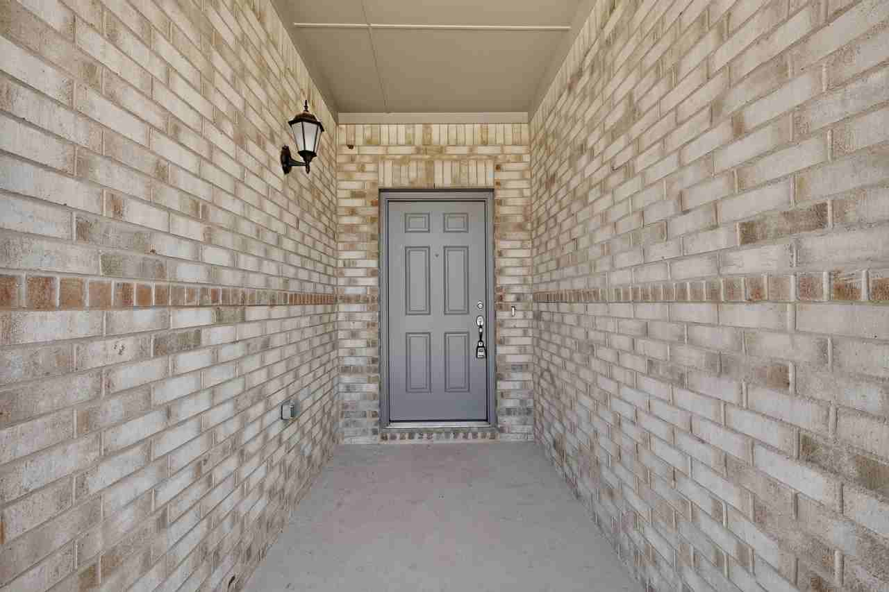 13052 Sandstone St - Photo 4 of 40