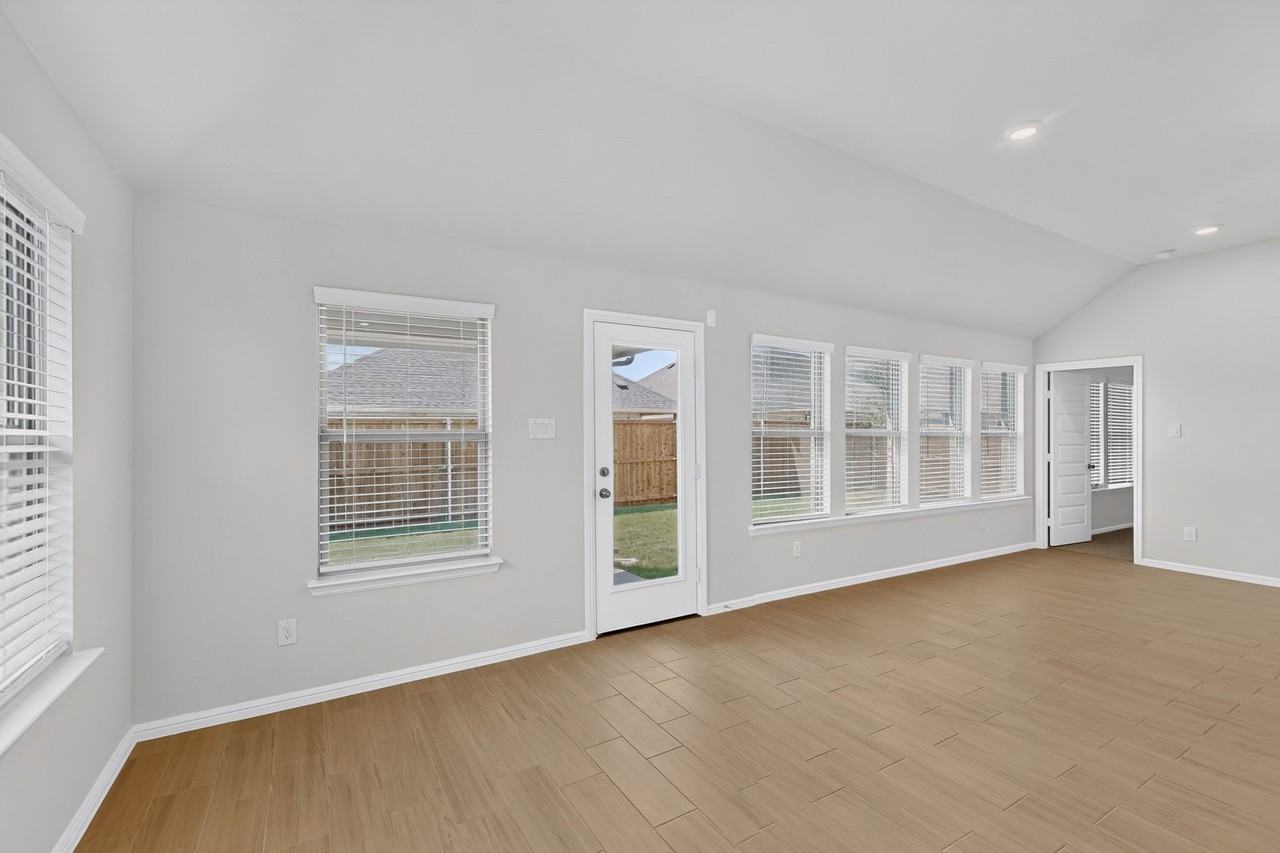 13052 Sandstone St - Photo 7 of 40