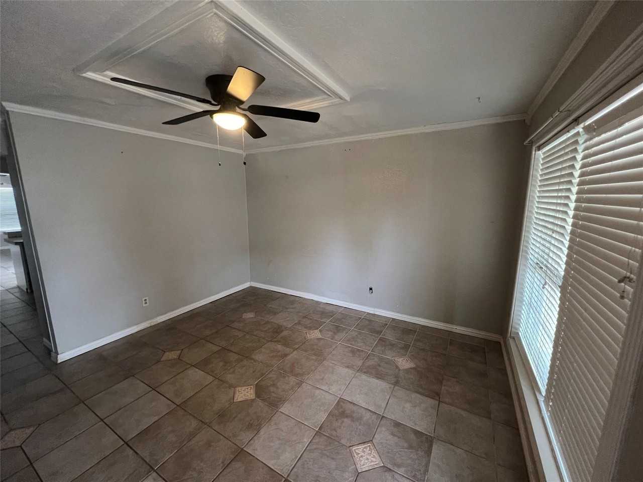 817 W Barron Ave - Photo 5 of 19