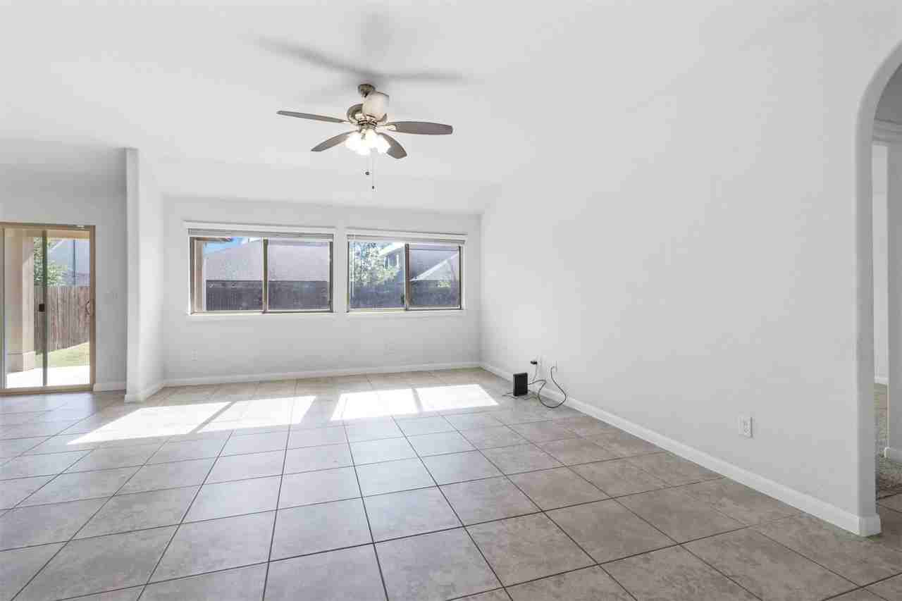 1105 Faringdon Dr - Photo 7 of 17