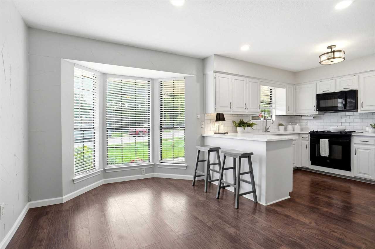 908 Santa Fe Trl - Photo 5 of 18