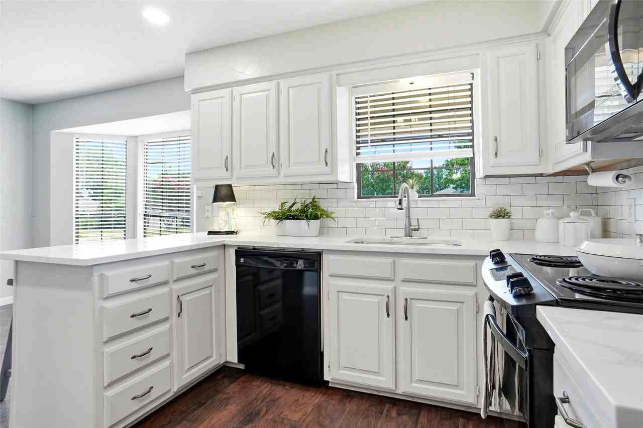 908 Santa Fe Trl - Photo 7 of 18