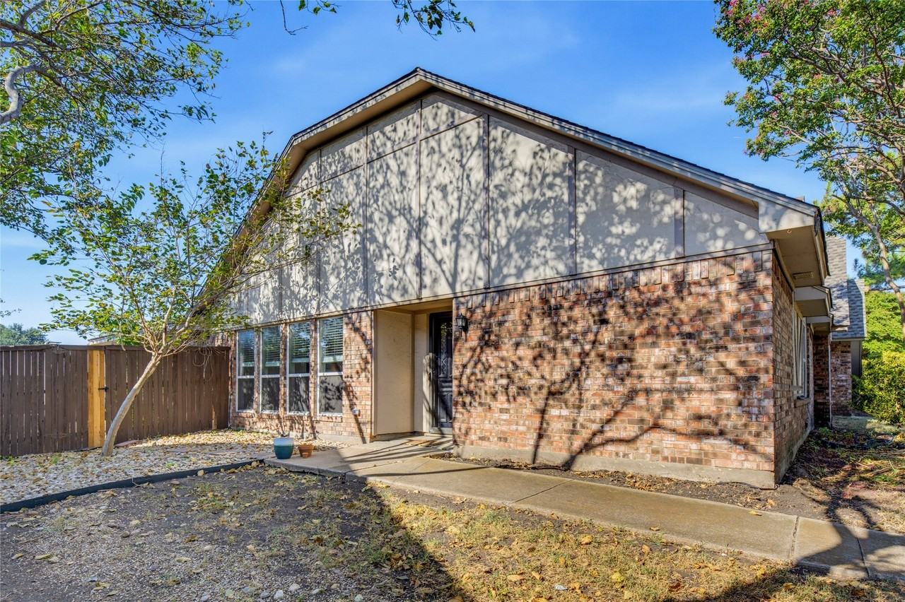 1708 Treehouse Ln - Photo 3 of 37