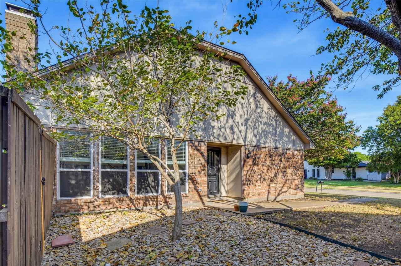 1708 Treehouse Ln - Photo 4 of 37