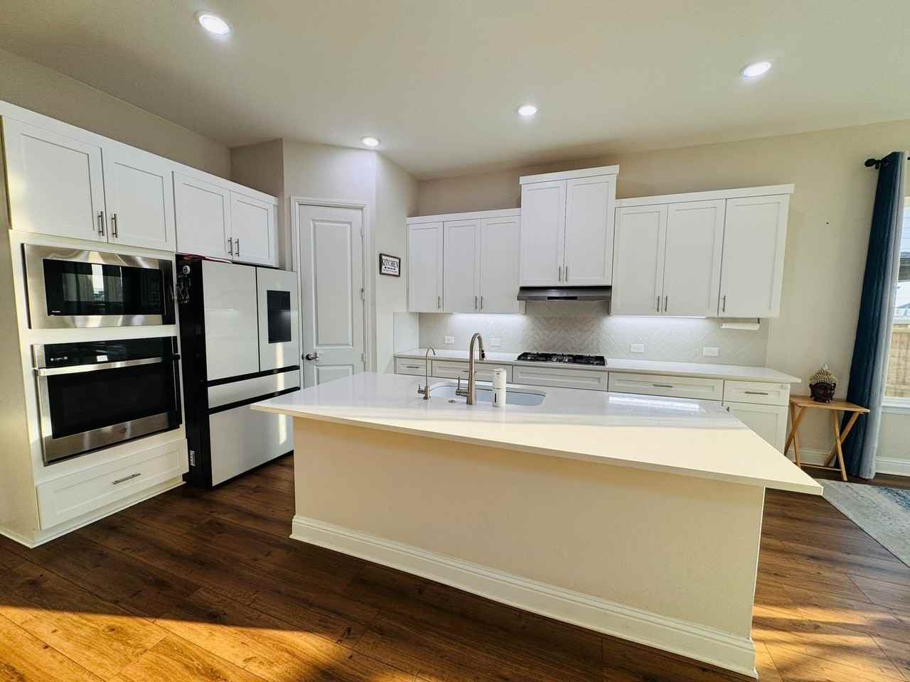 10571 Prairie Rose Rd - Photo 3 of 23