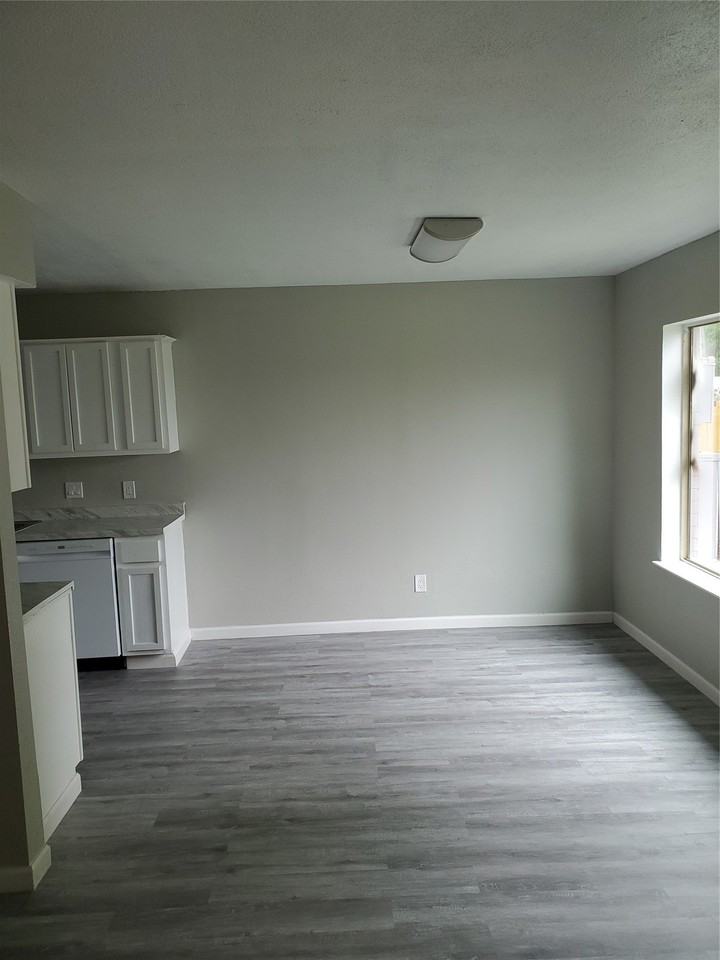 6754 Trail Lake Dr #B - Photo 6 of 17