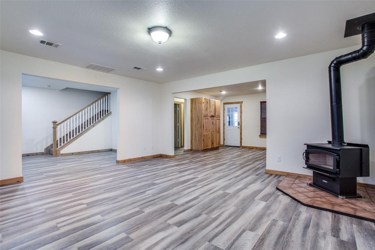 470 County Road 3198 - Photo 5 of 17