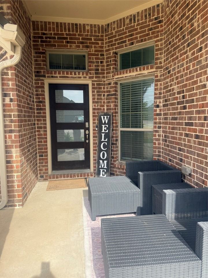 2080 Abela Dr - Photo 2 of 26