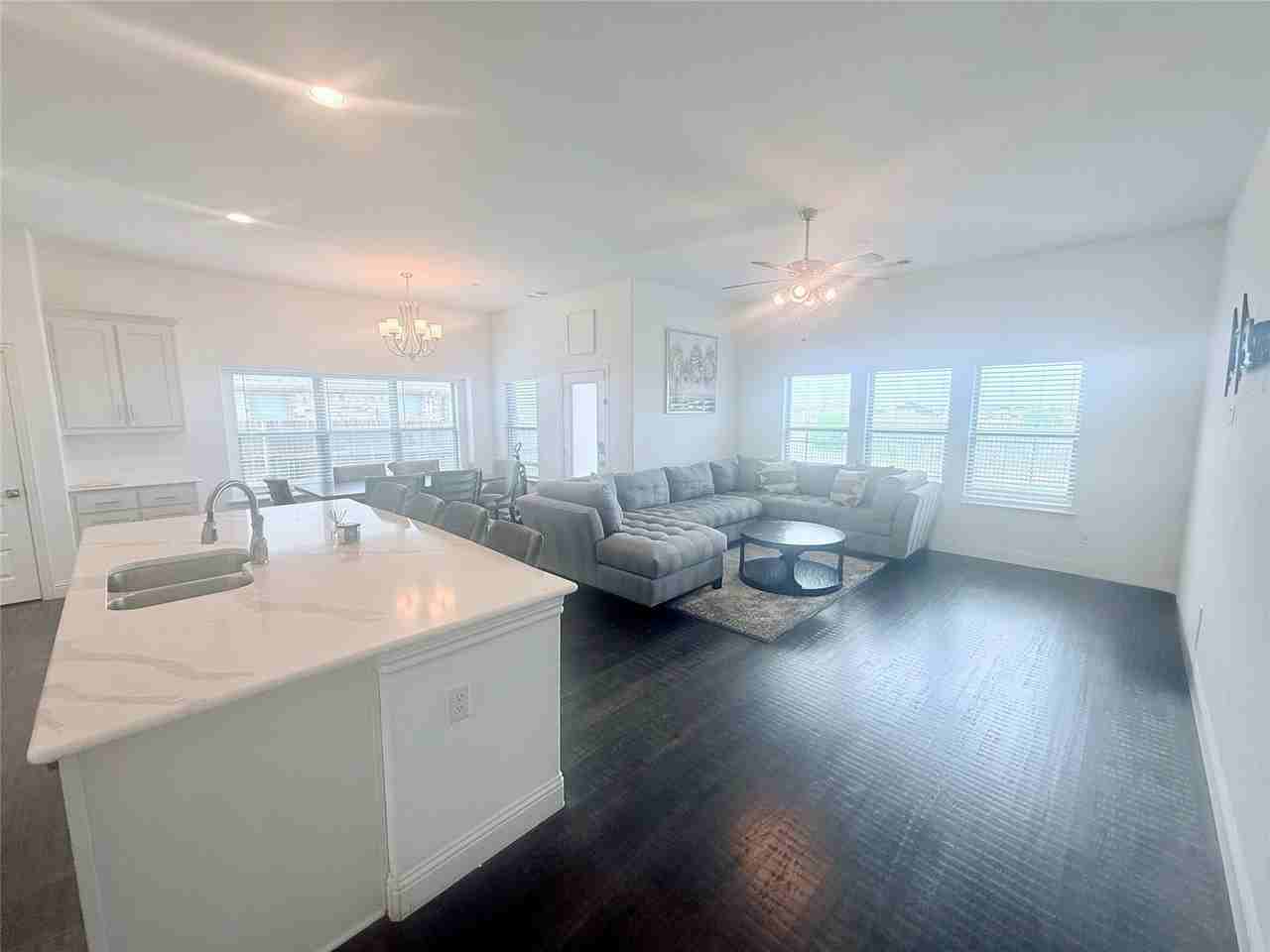 2080 Abela Dr - Photo 4 of 26