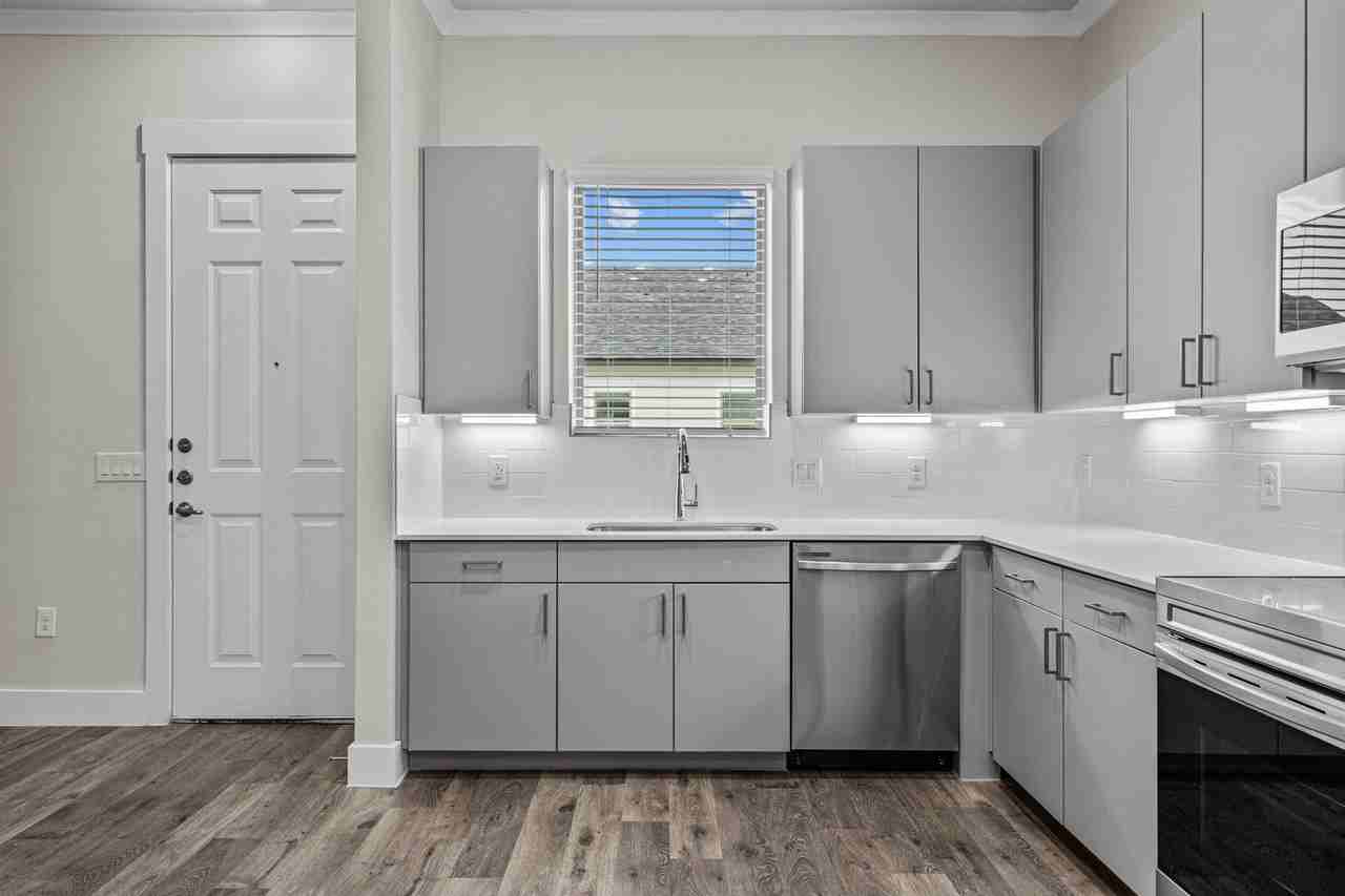 3293 Ganzer Rd W #809A - Photo 6 of 40