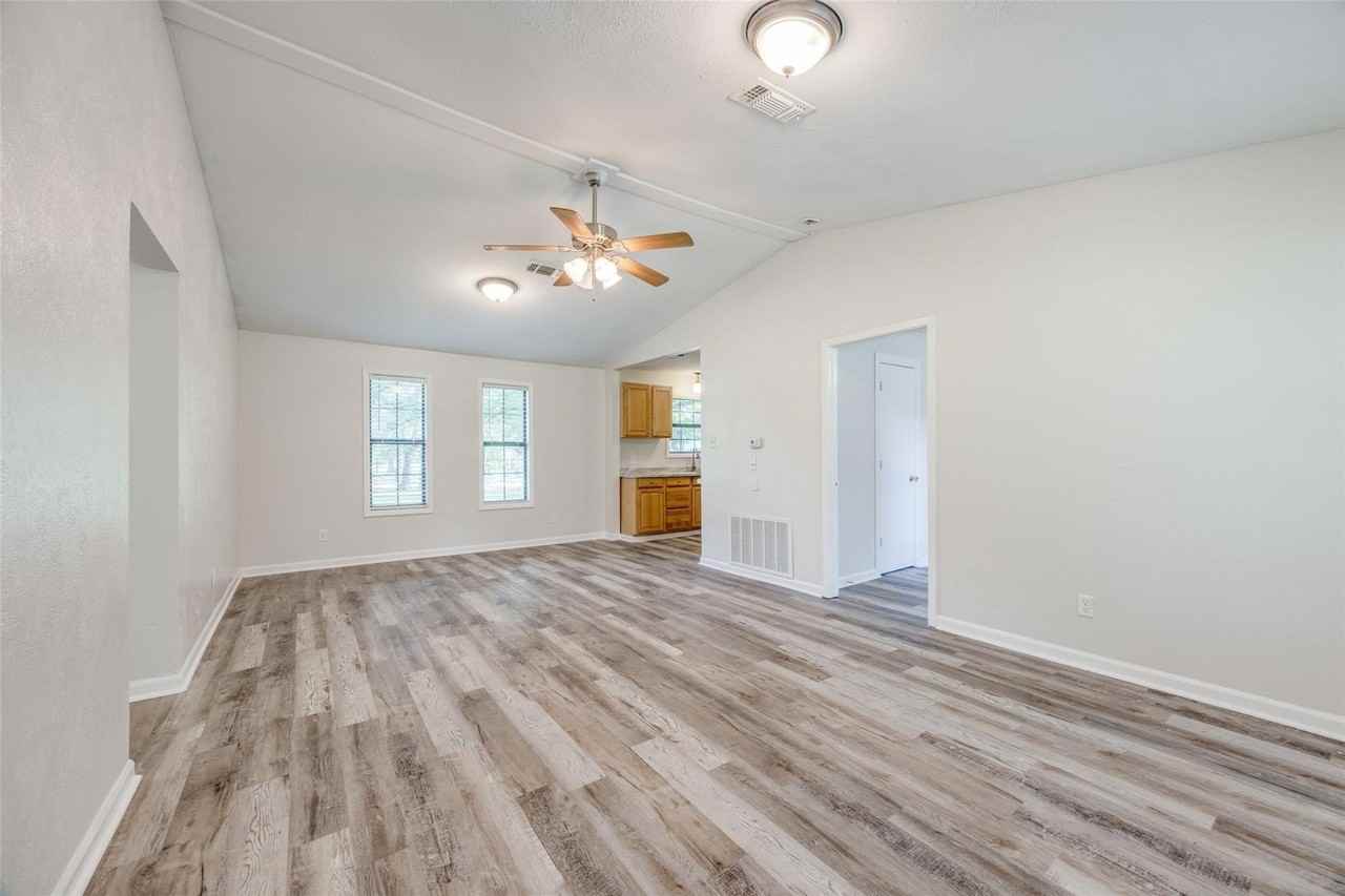1509 Mitchell Dr - Photo 2 of 14