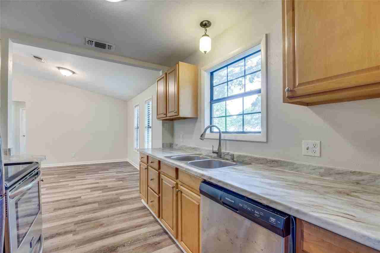 1509 Mitchell Dr - Photo 6 of 14