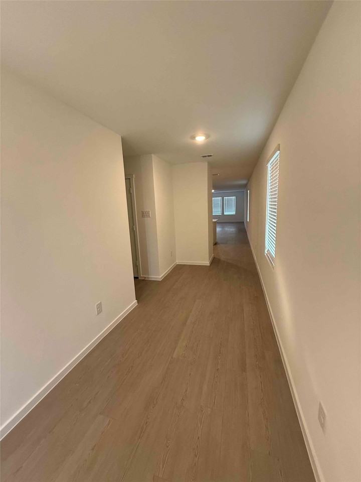 3917 Superior Pl - Photo 3 of 11