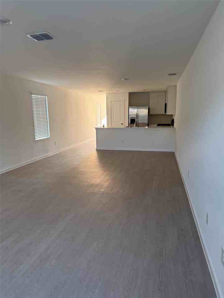 3917 Superior Pl - Photo 4 of 11