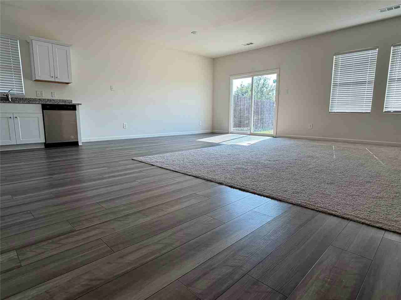 745 Richmond Dr - Photo 6 of 21