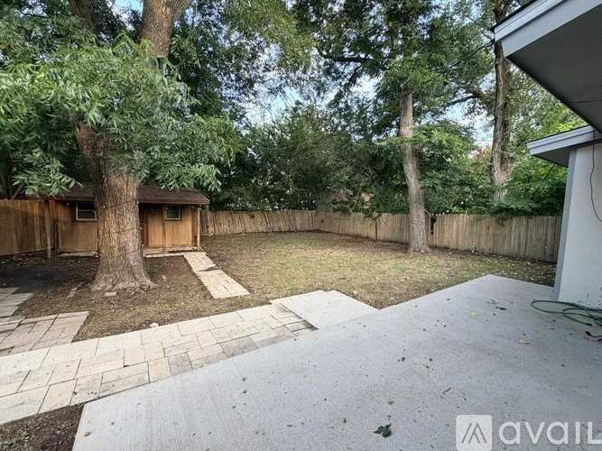 4925 Lubbock Ave - Photo 4 of 13
