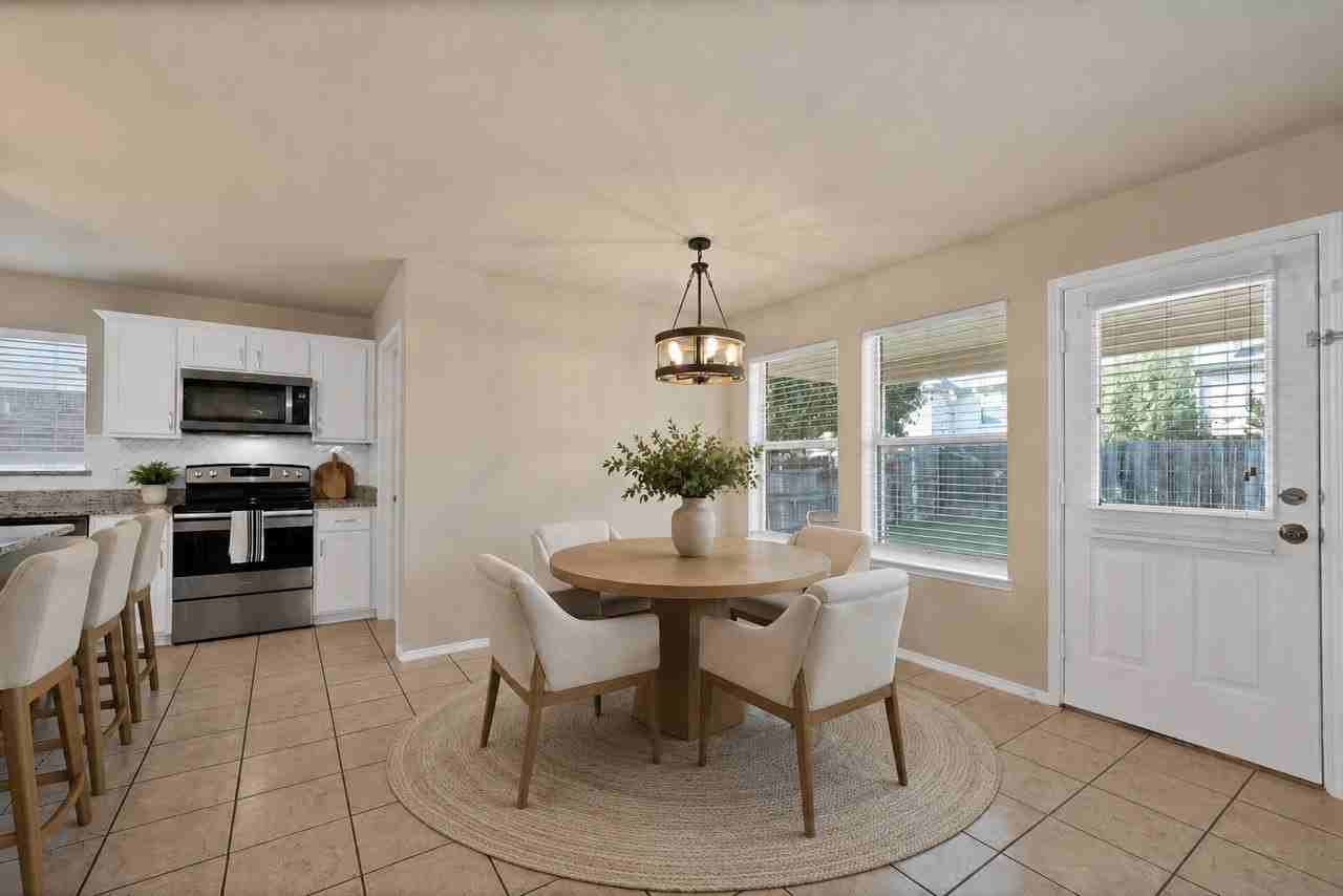 3201 Hoover Dr - Photo 7 of 33