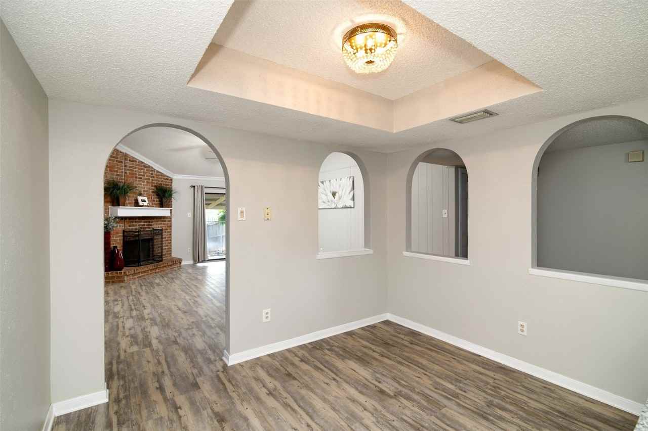 2937 Carnaby Ln - Photo 6 of 29